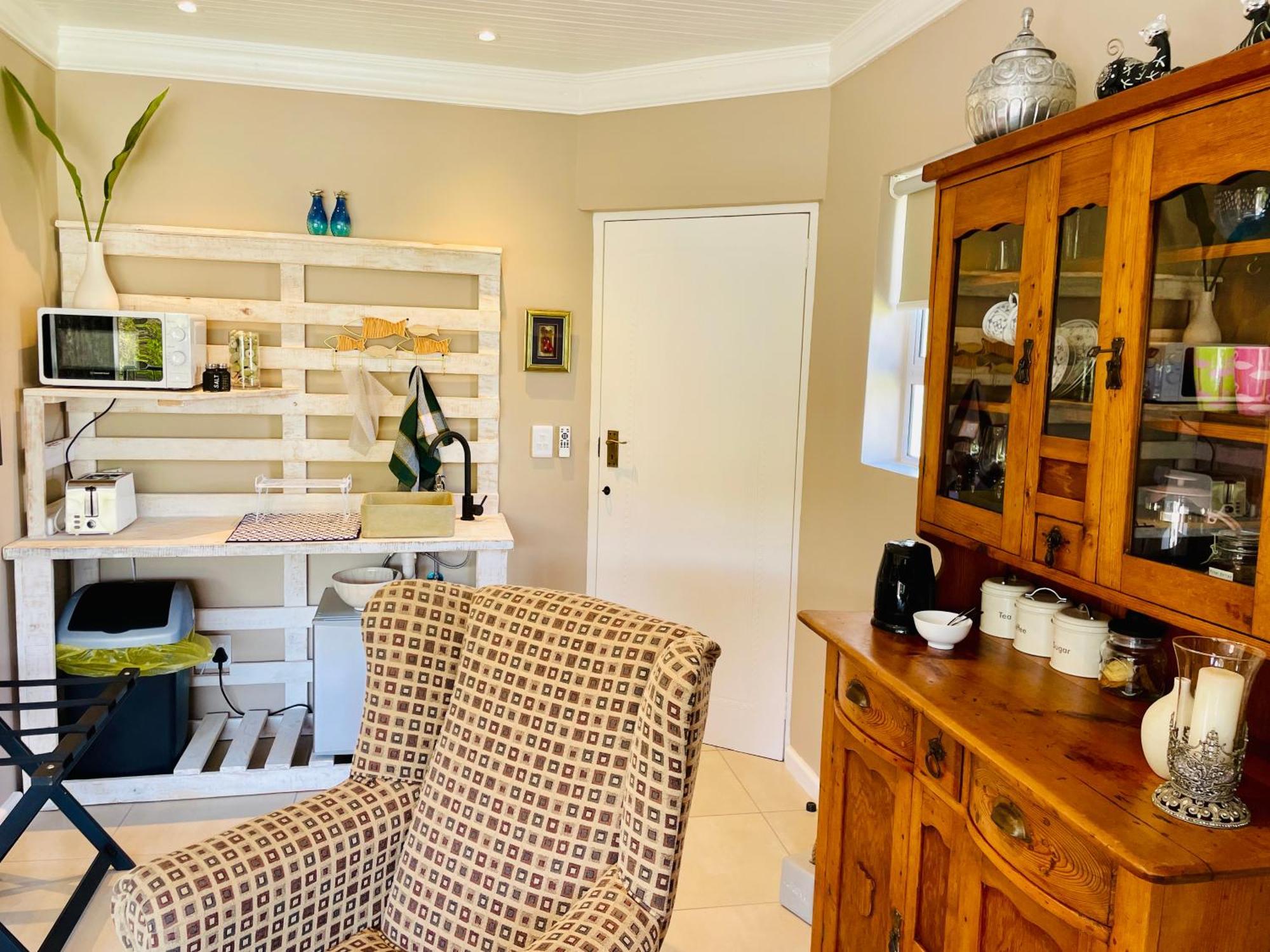 Calm Waters Guesthouse Плетенбърг Бей Стая снимка